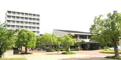 公立大学法人　神戸市外国語大学